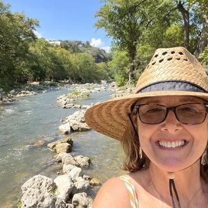 Meet your Posher, Sandy